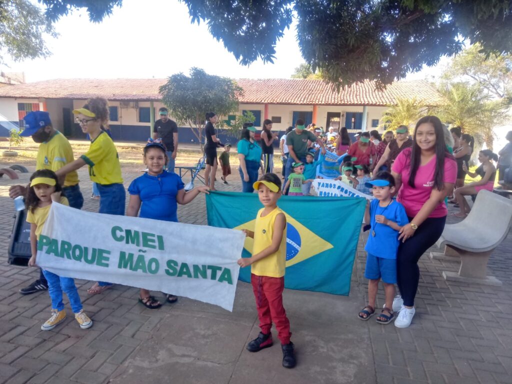 CMEI Parque Mão Santa - Desfile de 7 de Setembro